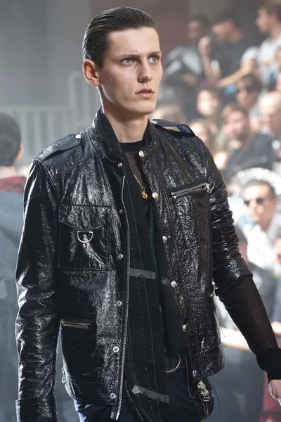 Look 37